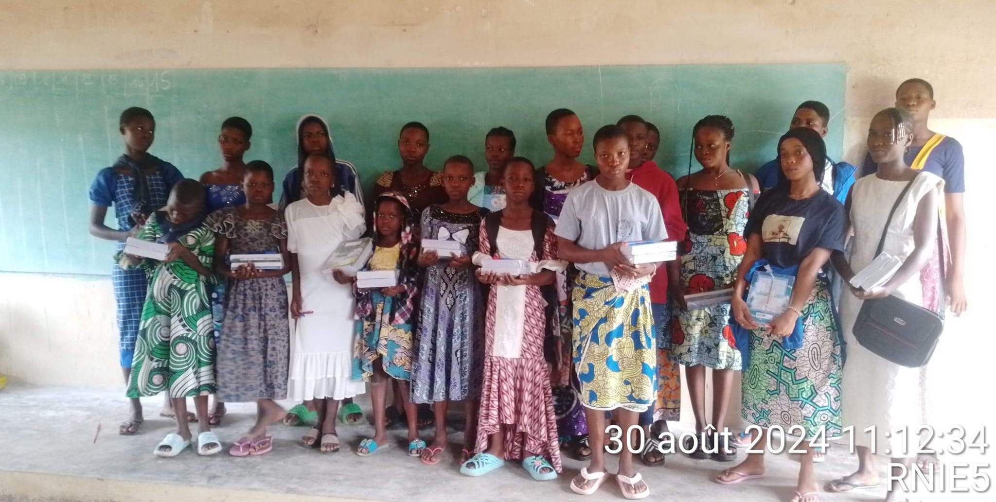 Récompense d'excellence : Les filles du CEG Tchetti à l'honneur